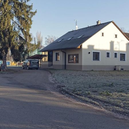 Penzion&Pizzerie U Massima Vyškov Exteriör bild