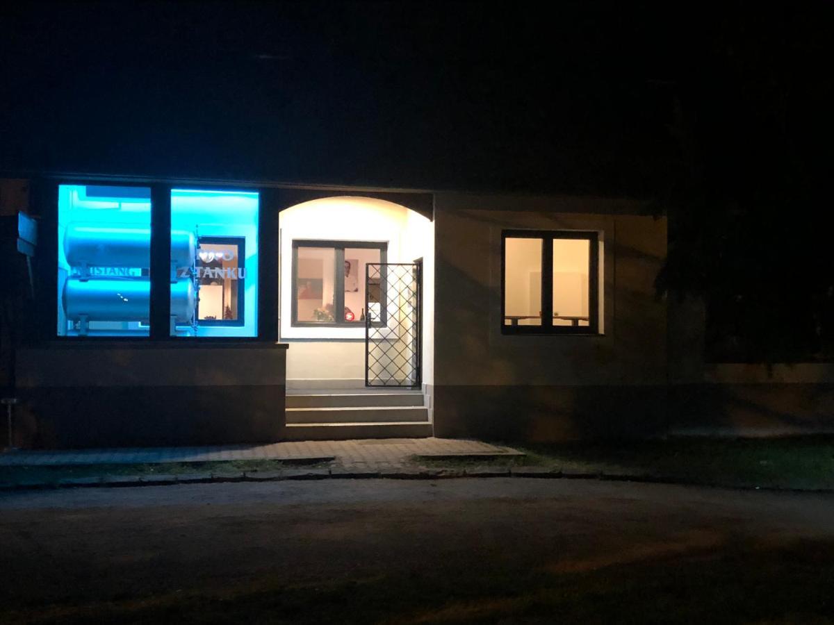 Penzion&Pizzerie U Massima Vyškov Exteriör bild