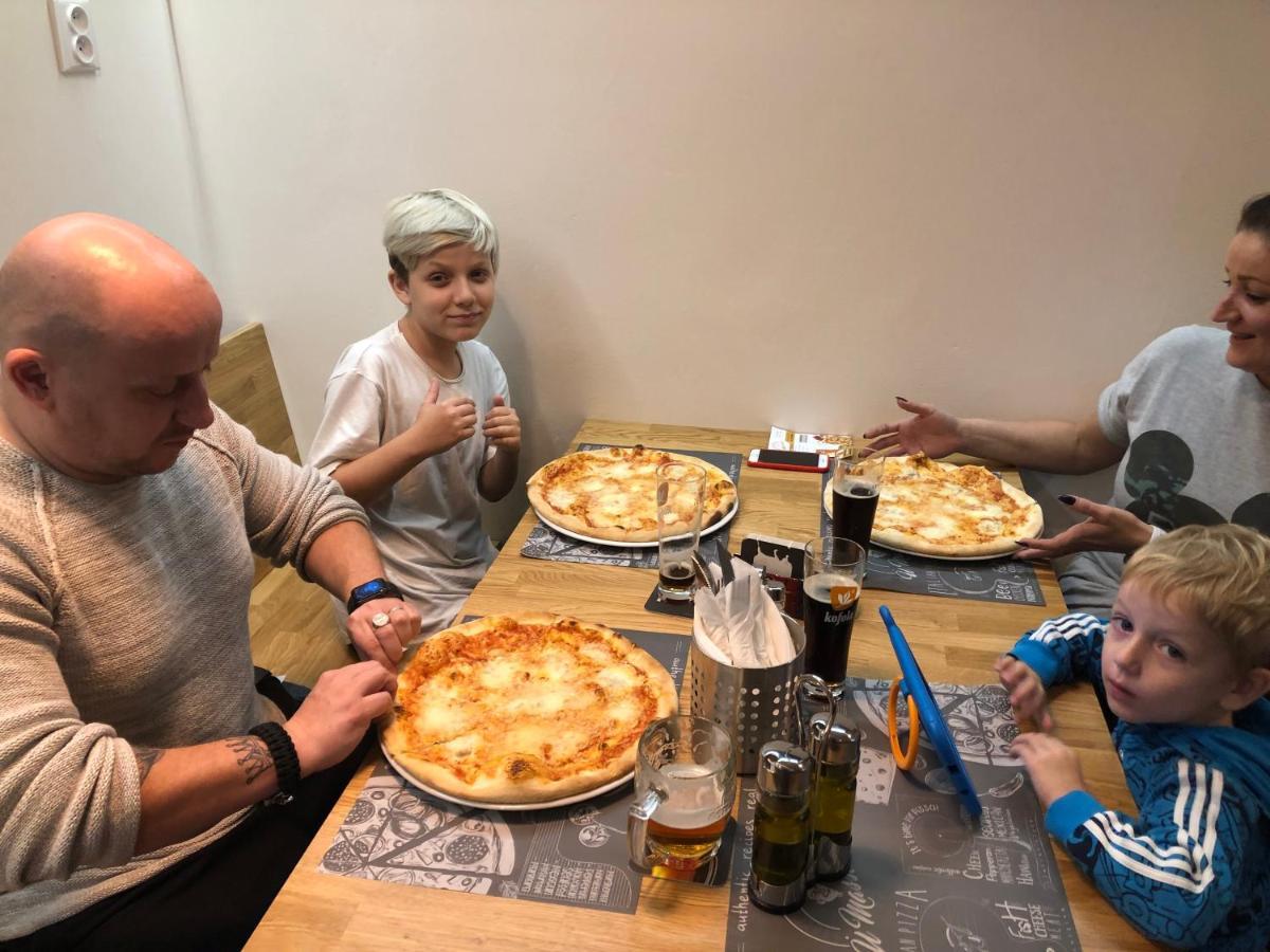 Penzion&Pizzerie U Massima Vyškov Exteriör bild